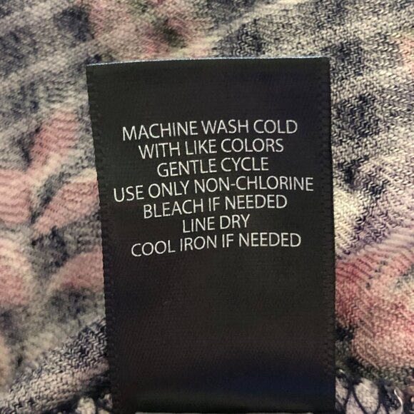 Torrid Women’s Size 1X Top Off the Shoulder Long Sleeve Halter Style NWT! - Picture 9 of 14